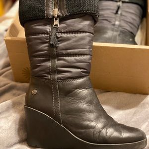 Authentic Ugg W Leona 1944 W/BLK